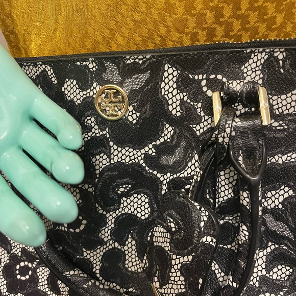Tory Burch Robinson lace - Picture 6 of 7